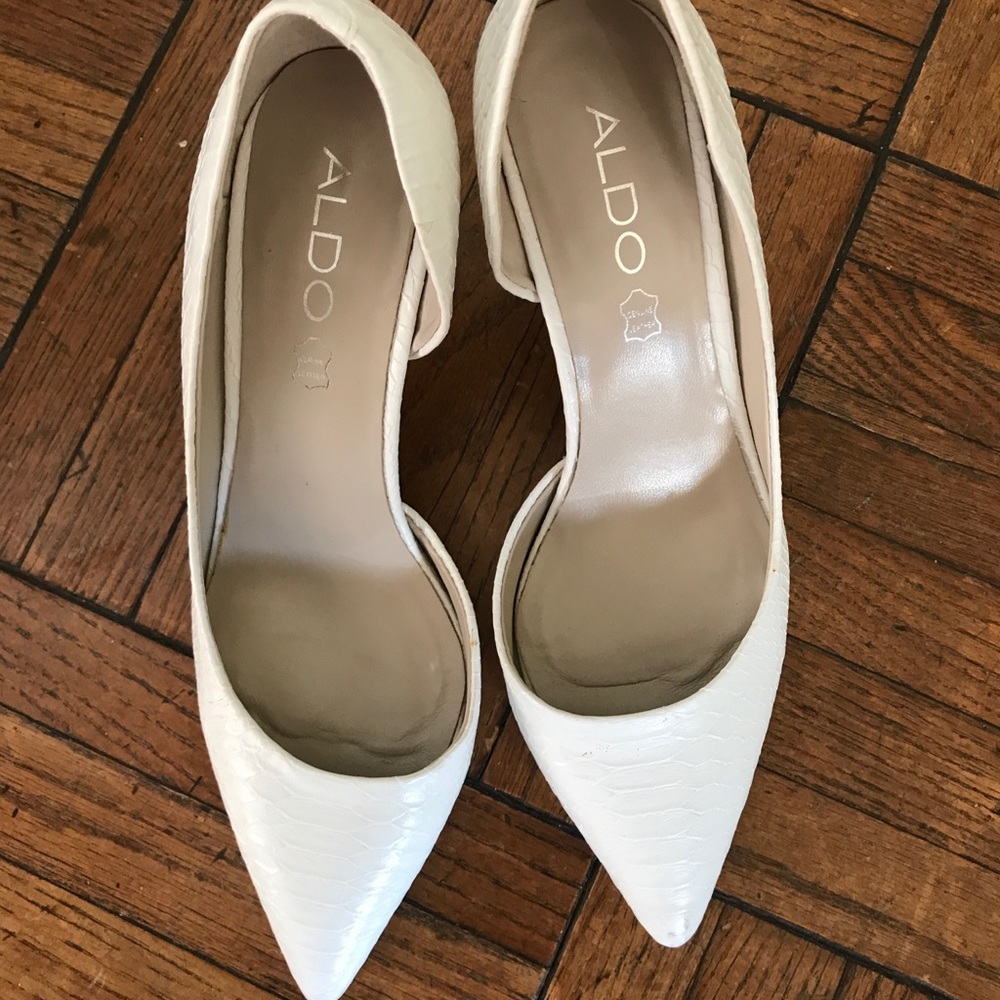 Aldo white heel shoes size “7”